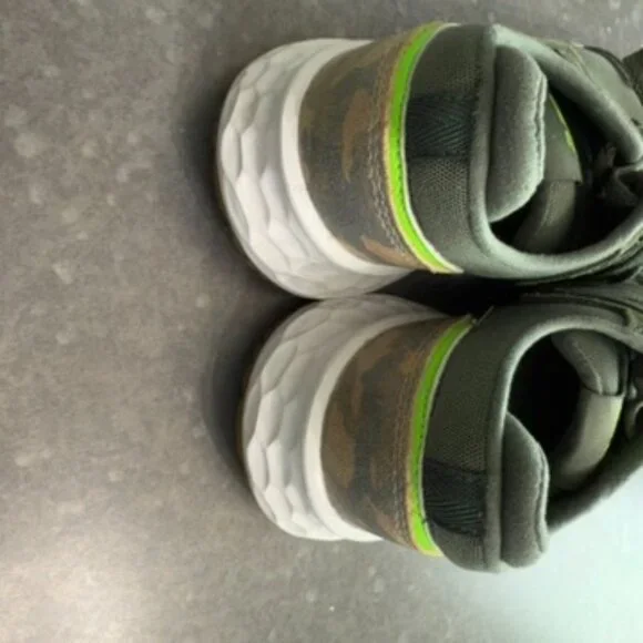 New Balance X-70 Olive Green Sneakers - Women’s Size 7 (US) - Picture 6 of 9